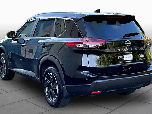 Used 2024 Nissan Rogue SV w/ SV Premium Package AWD/4WD image 12