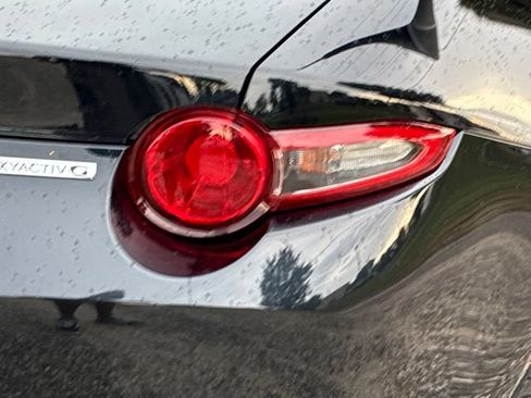 Used 2021 MAZDA MX-5 Miata RF Grand Touring RWD image 24