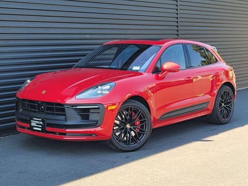 Certified 2026 Porsche Macan GTS AWD/4WD image 2