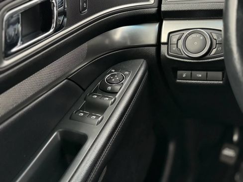 Used 2019 Ford Explorer XLT w/ Equipment Group 201A FWD image 26