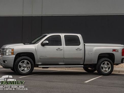 Used 2013 Chevrolet Silverado 2500 LTZ w/ LTZ Plus Package AWD/4WD image 2