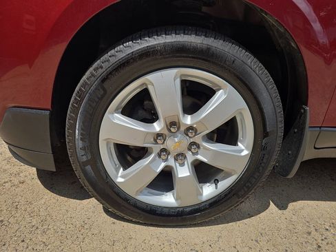 Used 2016 Chevrolet Traverse LT w/ Style and Technology Package image 9