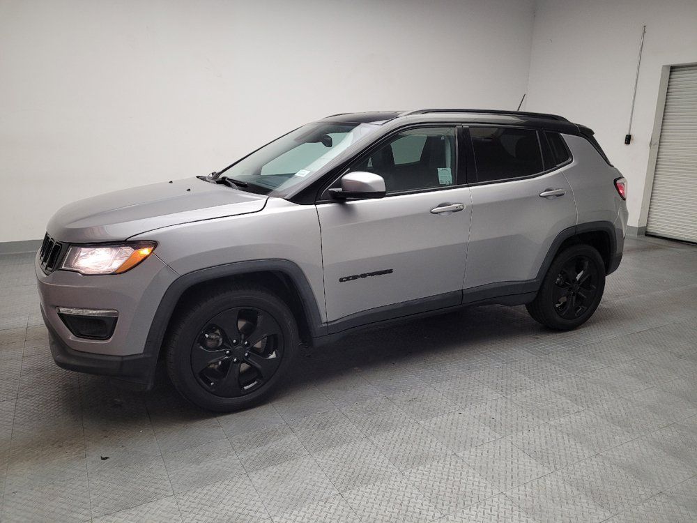 Used 2018 Jeep Compass Latitude w/ Popular Equipment Group FWD image 2