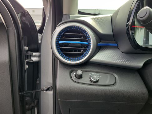 Used 2024 Chevrolet Trax LS w/ Driver Confidence Package FWD image 21