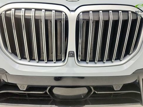 Used 2024 BMW X7 xDrive40i w/ M Sport Package AWD/4WD image 23