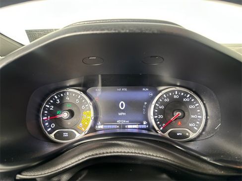 Certified 2023 Jeep Renegade Latitude image 22