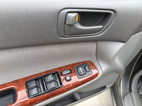 Used 2004 Toyota Camry XLE image 16