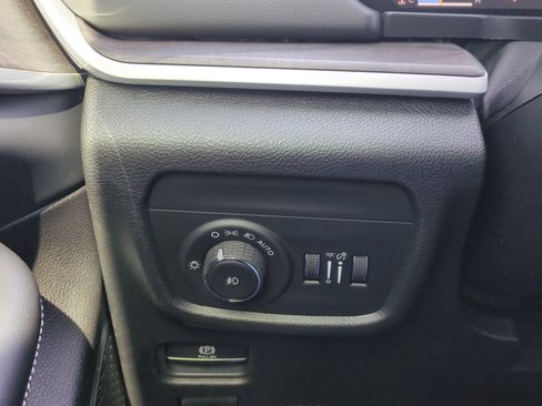 New 2026 Jeep Grand Cherokee L Limited AWD/4WD image 31