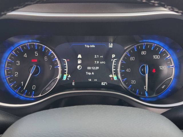 New 2026 Chrysler Pacifica Select FWD image 11