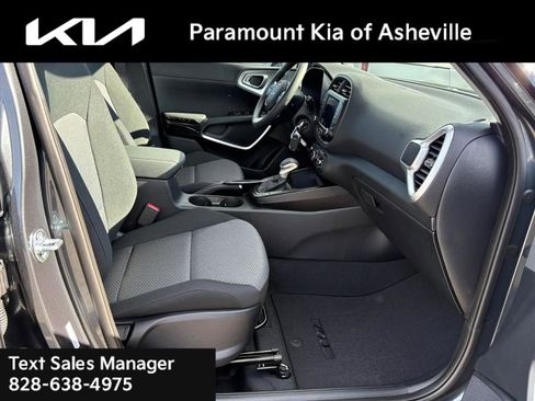 New 2025 Kia Soul LX image 16