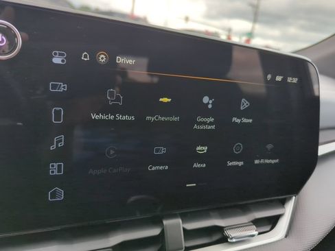 Used 2025 Chevrolet Equinox LT w/ Safety and Technology Package AWD/4WD image 15