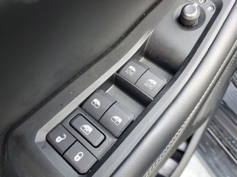 Used 2024 Jeep Grand Cherokee Limited w/ Black Appearance Package image 17