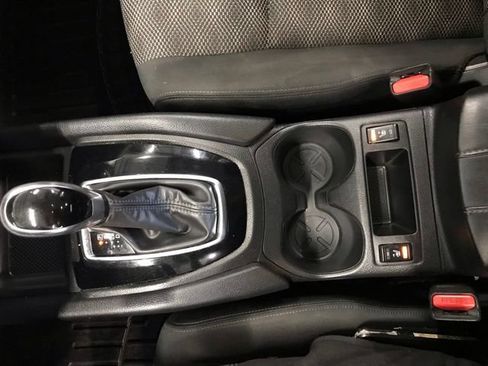 Used 2022 Nissan Rogue Sport SV AWD/4WD image 17