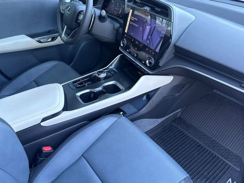 Certified 2023 Lexus RZ 450e Premium image 19