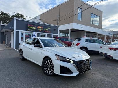 Used 2024 Nissan Altima 2.5 SV