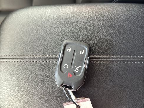 Used 2023 GMC Terrain SLT w/ LPO, Floor Liner Package FWD image 30
