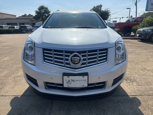 Used 2014 Cadillac SRX Luxury FWD image 2