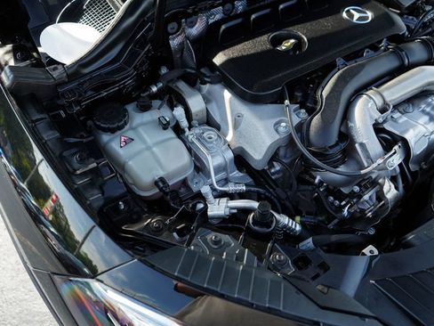 Used 2025 Mercedes-Benz GLA 250 image 36