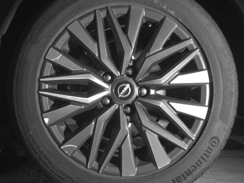 Used 2025 Nissan Altima 2.5 SV FWD image 14