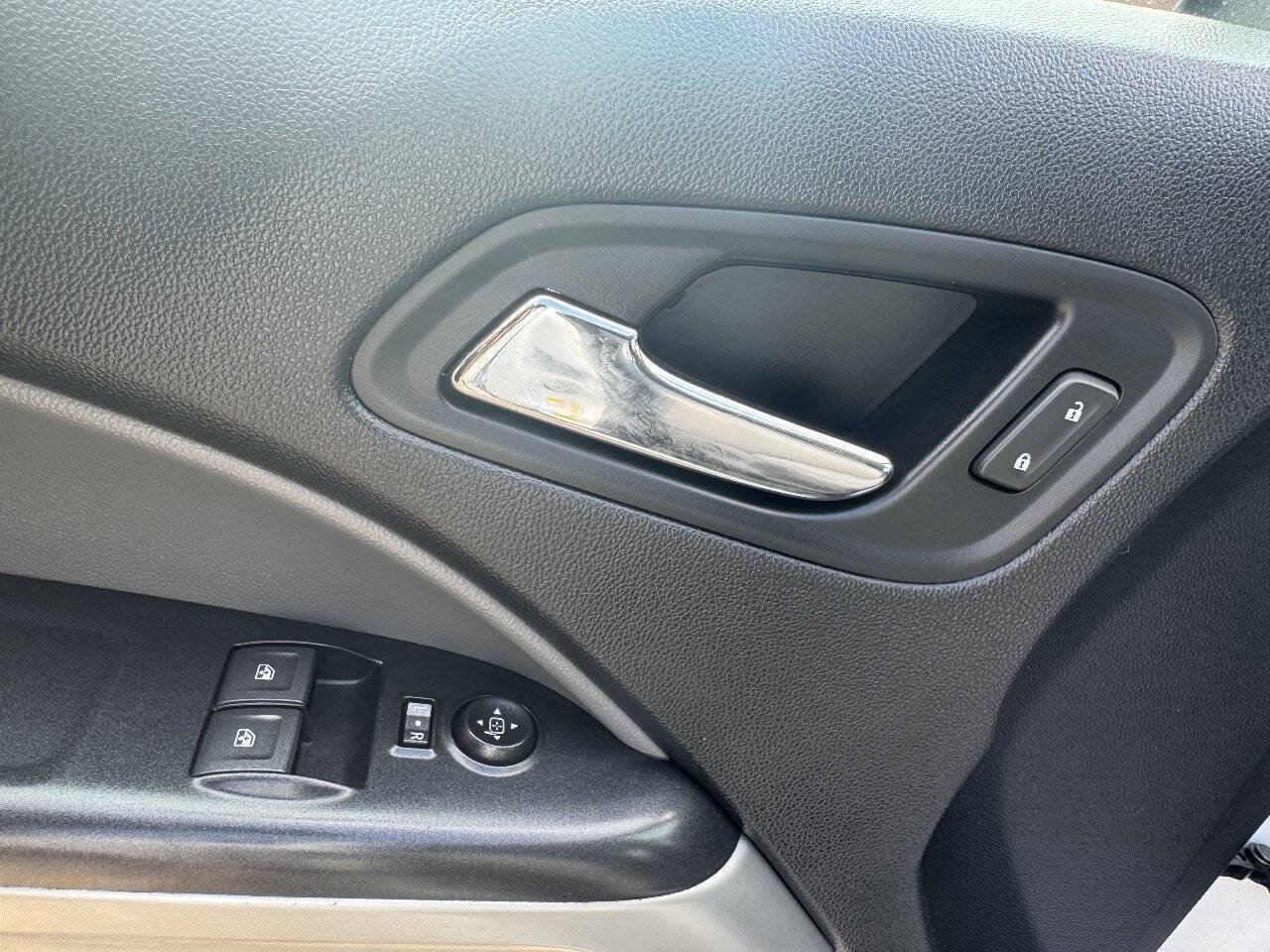 Used 2020 Chevrolet Colorado LT w/ Safety Package RWD image 12