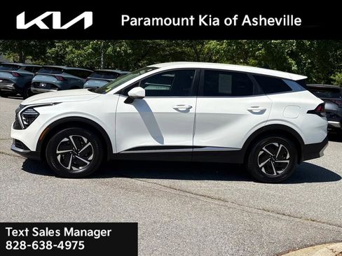 Certified 2025 Kia Sportage LX FWD image 3
