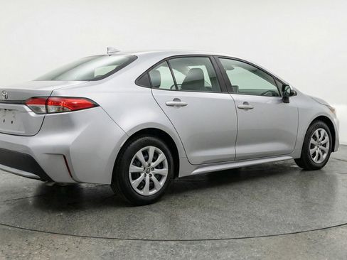 Used 2025 Toyota Corolla LE image 9
