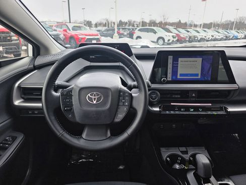 Used 2024 Toyota Prius LE image 12
