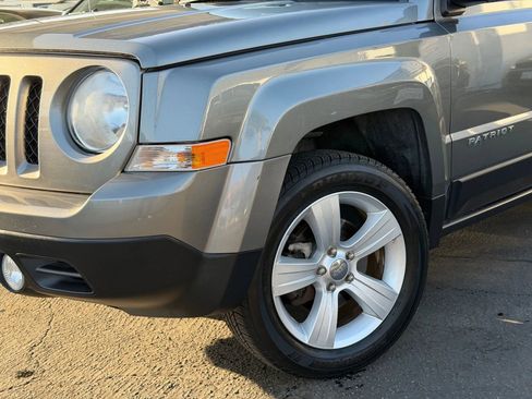 Used 2014 Jeep Patriot Latitude FWD image 4
