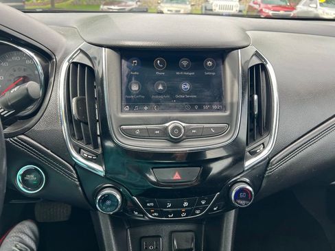 Used 2019 Chevrolet Cruze Premier FWD image 30