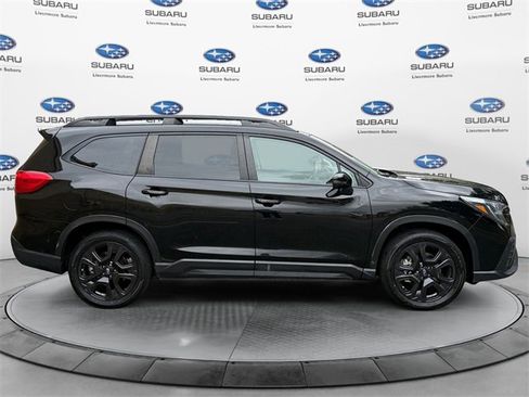 Used 2023 Subaru Ascent Onyx Edition image 3
