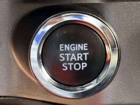 Used 2022 Toyota Tacoma TRD Off-Road AWD/4WD image 27