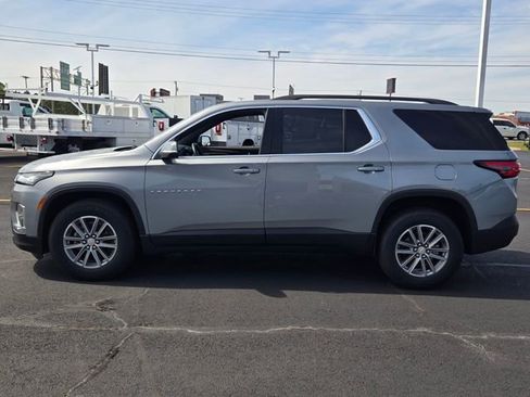 Used 2023 Chevrolet Traverse LT FWD image 6