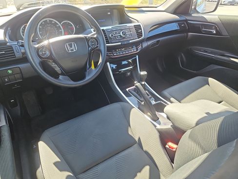 Used 2017 Honda Accord LX image 23