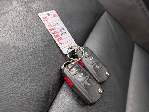 Used 2013 Volkswagen Golf 4-Door image 21