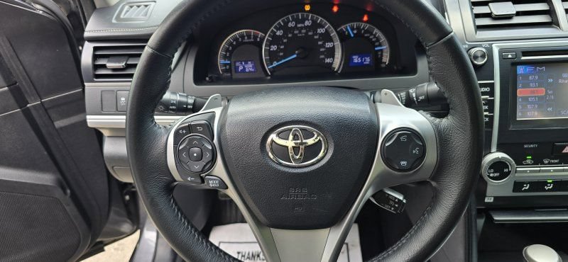 Used 2012 Toyota Camry SE FWD image 18