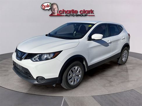 Used 2018 Nissan Rogue Sport S image 1