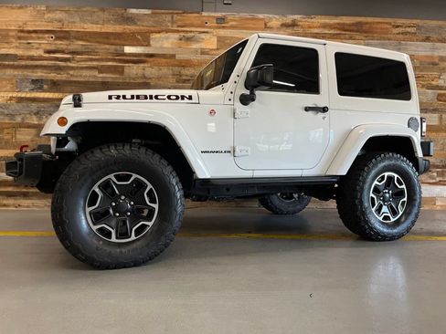 Used 2017 Jeep Wrangler Rubicon AWD/4WD image 38
