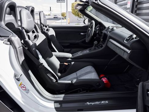 Used 2025 Porsche 718 Boxster Spyder RS RWD image 34
