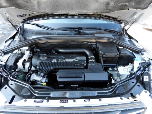 Used 2016 Volvo XC60 T5 Platinum w/ Climate Package image 14