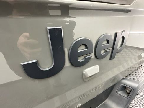 Used 2020 Jeep Gladiator Sport w/ Quick Order Package 24S image 24
