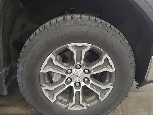 Used 2019 GMC Sierra 1500 SLE w/ X31 Off-Road Package AWD/4WD image 19