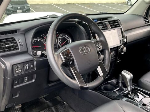 Used 2020 Toyota 4Runner TRD Off-Road Premium image 16