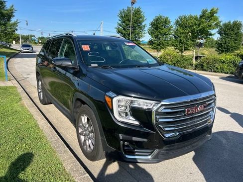 Used 2024 GMC Terrain SLT FWD image 2