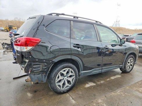 Used 2024 Subaru Forester Premium image 3