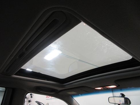 Used 2000 MAZDA MPV LX image 16