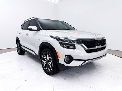 Certified 2022 Kia Seltos SX w/ Sunroof Package image 13