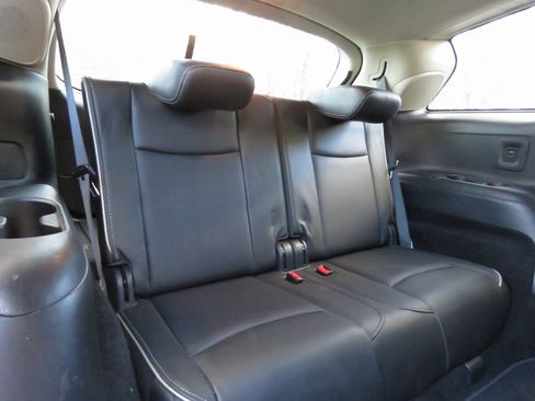 Used 2019 INFINITI QX60 Luxe w/ Essential Package image 18