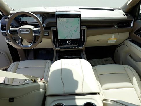 New 2026 GMC Yukon Denali w/ Sun & Power Step Package image 25