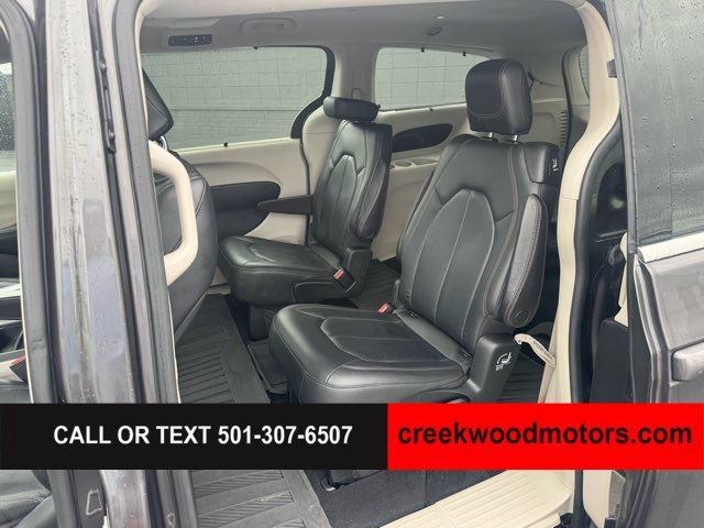 Used 2019 Chrysler Pacifica Touring-L FWD image 9