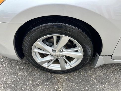 Used 2015 Nissan Altima 2.5 SL w/ Moonroof Package FWD image 11
